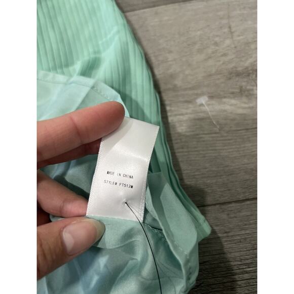 Vici San Mateo Plissé Top Pleated Aqua Blue Size Medium - Picture 9 of 10